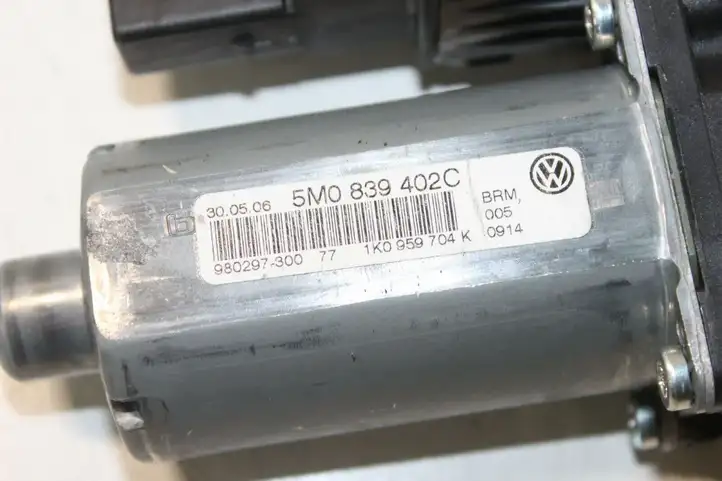 Volkswagen Golf V (2003 - 2009) 5M0839402C Стеклоподъемник задней двери — фото 2