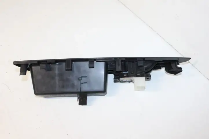 Nissan Qashqai (2013 - 2017) 829604EA0AX Блок кнопок стеклоподъемников — фото 2