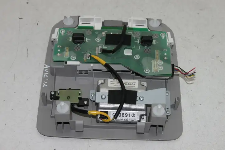 Toyota Avensis T270 (2009 - 2012) 8973220031 Передняя подсветка — фото 3