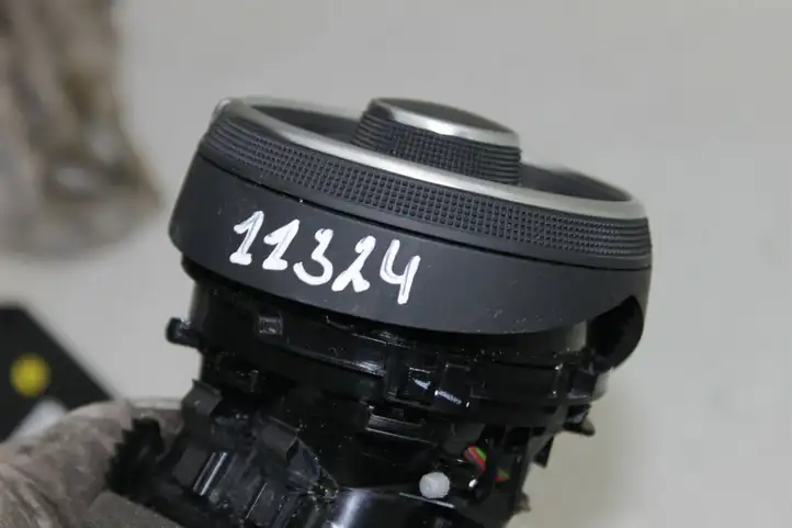 Audi TT TTS RS Mk3 8S (2014 - 2018) 8S2820901 Боковой воздушный дефлектор — фото 5