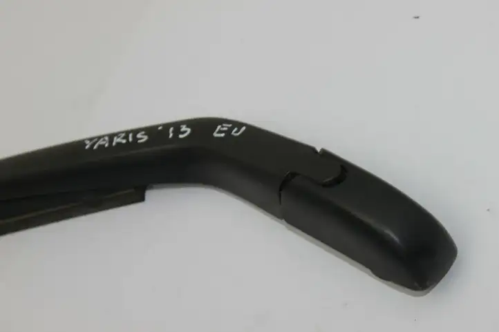 Toyota Yaris (2014 - 2019) Поводок заднего стеклоочистителя — фото 2