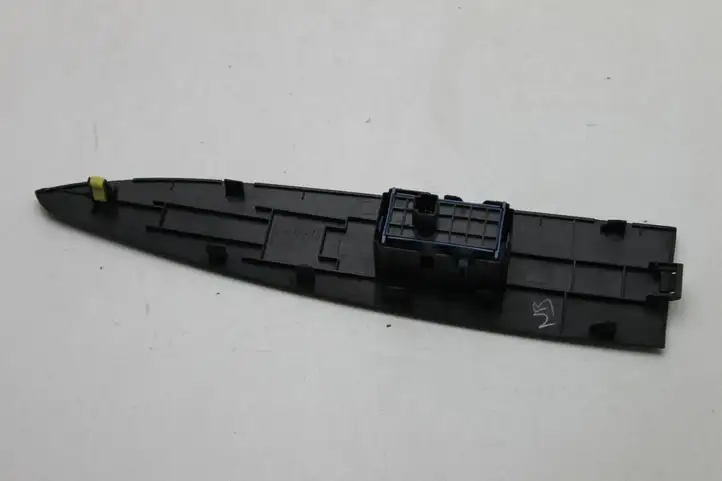 Toyota Avensis T270 (2009 - 2012) 7423205240 Блок кнопок стеклоподъемников — фото 3