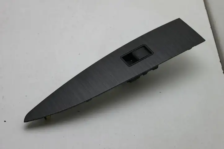 Toyota Avensis T270 (2009 - 2012) 7423205240 Блок кнопок стеклоподъемников — фото 2