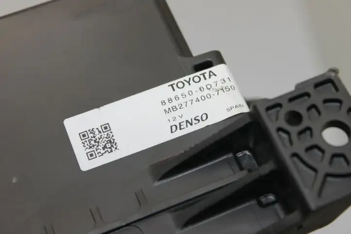Toyota Yaris (2014 - 2019) 886500D731 Прочие блоки управления — фото 3