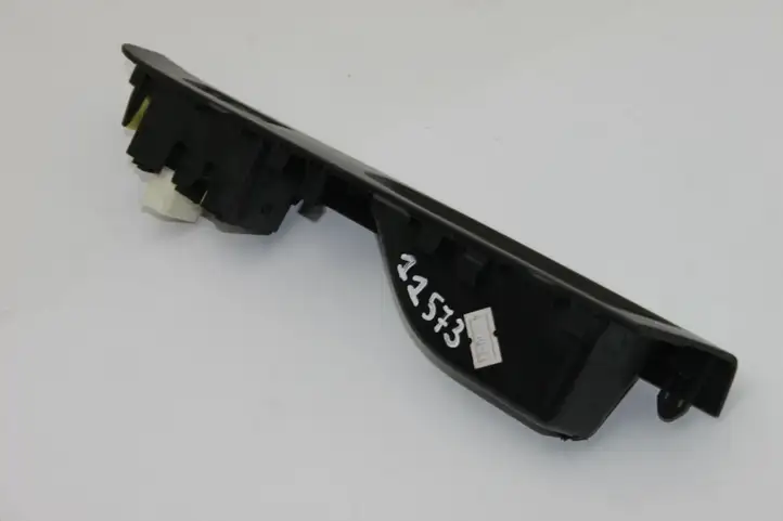 Toyota Yaris (2014 - 2019) 742720D400 Блок кнопок стеклоподъемников — фото 6