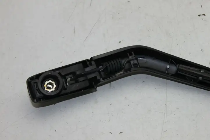 Toyota Yaris (2014 - 2019) Поводок заднего стеклоочистителя — фото 3