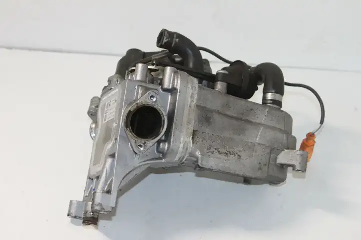 Audi A6 S6 C6 4F (2004 - 2008) 059131515R Охладитель клапана EGR — фото 1