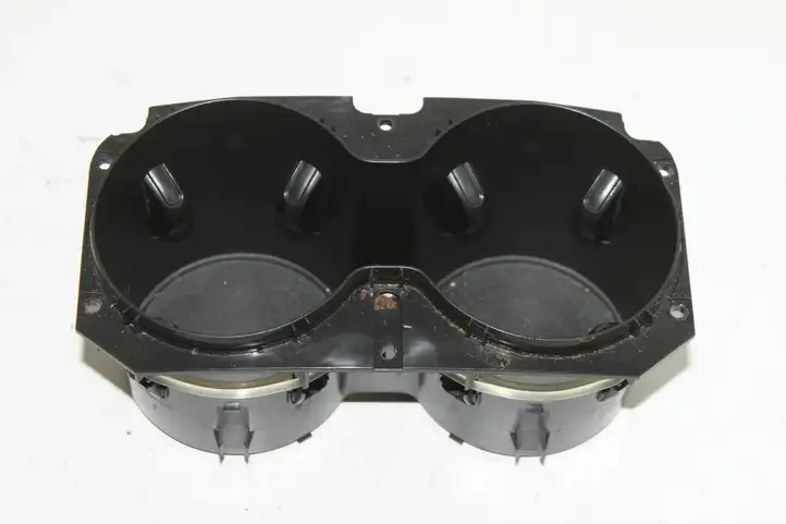 Volkswagen Touareg II (2010 - 2018) 7P6858602 Подстаканник — фото 1