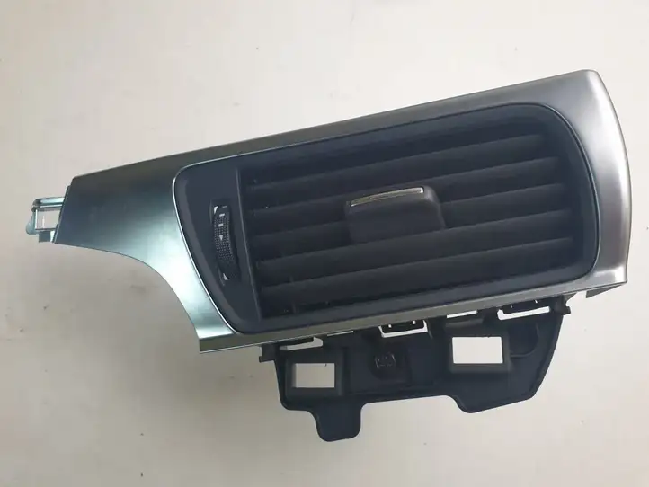 Audi A6 S6 C6 4F (2004 - 2008) 4G1820901 Боковой воздушный дефлектор — фото 2