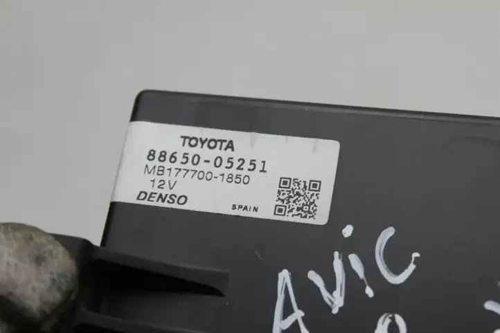 Toyota Avensis T270 (2009 - 2012) 8865005251 Модуль управления кондиционером — фото 2