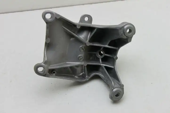Audi A4 S4 B9 (2015 - 2019) 8W0199308Q Кронштейн двигателя — фото 4