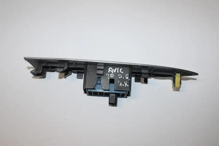Toyota Avensis T270 (2009 - 2012) 8481005070 Блок кнопок стеклоподъемников — фото 4