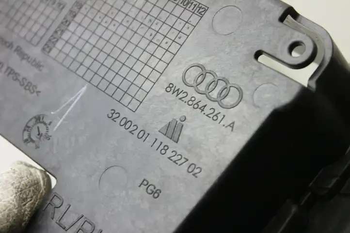 Audi A4 S4 B9 (2015 - 2019) 8W2864261A Другая деталь консоли (туннеля) — фото 4