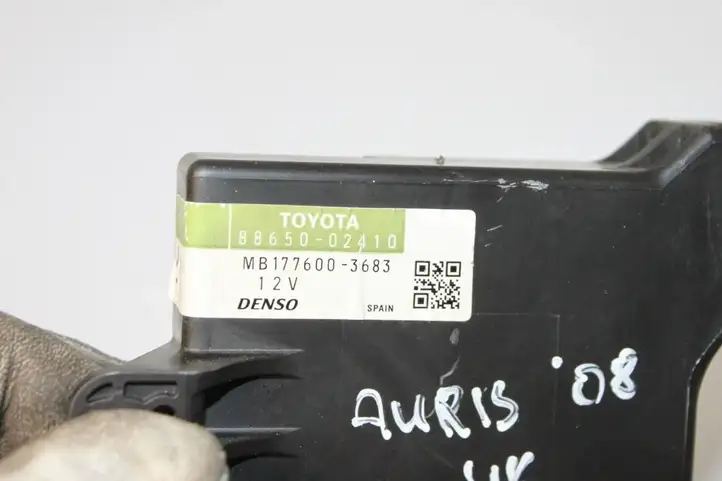 Toyota Auris 150 (2006 - 2012) 8865002410 Модуль управления кондиционером — фото 4