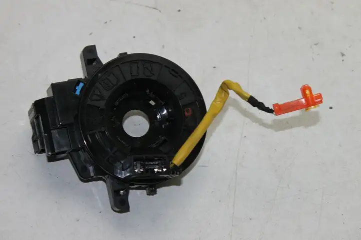 Toyota Auris 150 (2006 - 2012) Контактное кольцо SRS — фото 1