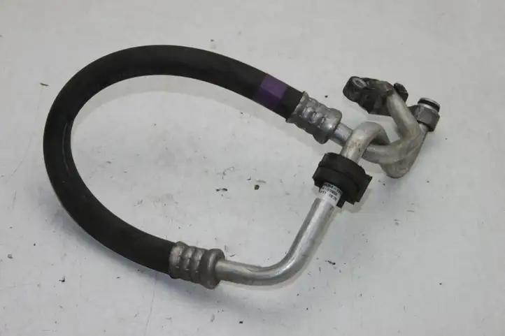 Toyota Auris 150 (2006 - 2012) 8870402850 Трубки и шланги кондиционера — фото 1