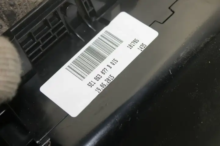 Skoda Octavia Mk3 (5E) (2013 - 2019) 5E1863077B Пепельница — фото 4