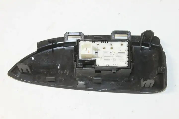 Toyota Auris 150 (2006 - 2012) 7427147060 Блок кнопок стеклоподъемников — фото 3