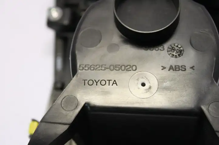 Toyota Avensis T270 (2009 - 2012) 5562505020 Рамка рычага КПП — фото 6