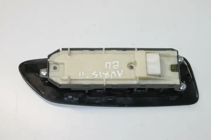 Toyota Auris 150 (2006 - 2012) 8404002080 Блок кнопок стеклоподъемников — фото 3