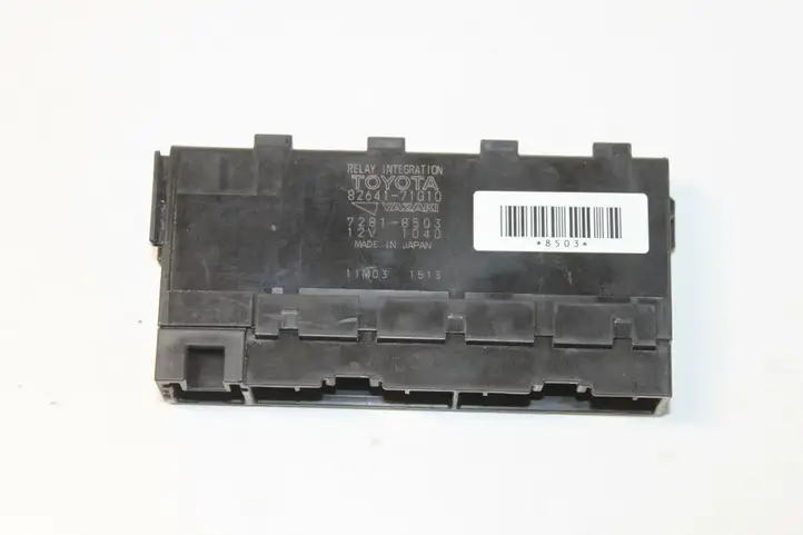 Toyota Auris 150 (2006 - 2012) 8264171010 Блок предохранителей — фото 1