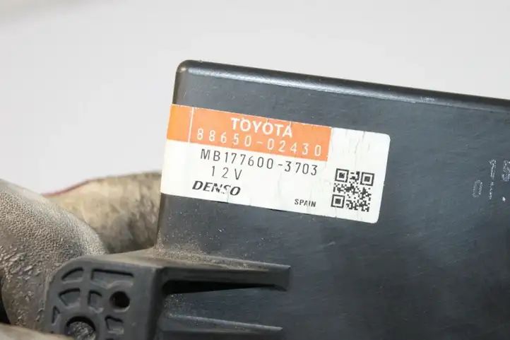 Toyota Auris 150 (2006 - 2012) 8865002430 Модуль управления кондиционером — фото 5