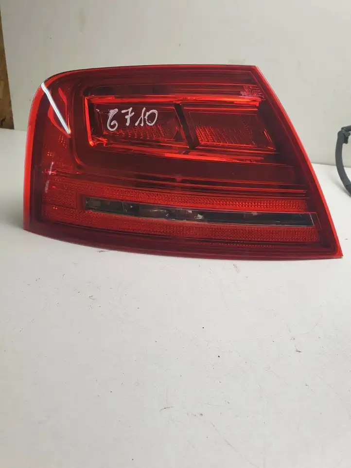 Audi A8 S8 D4 4H (2010 - 2014) 4H0945095A Задний фонарь в кузове — фото 1