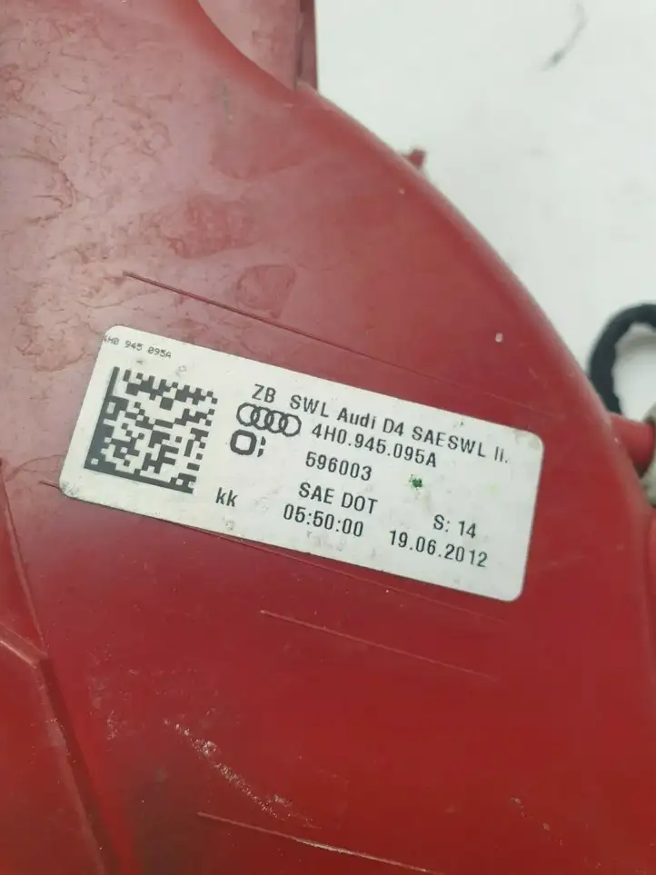 Audi A8 S8 D4 4H (2010 - 2014) 4H0945095A Задний фонарь в кузове — фото 6