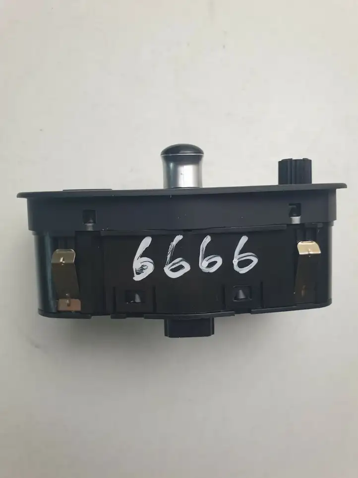 Audi A8 S8 D4 4H (2010 - 2014) 4H0941531C Включатель фонарей — фото 3