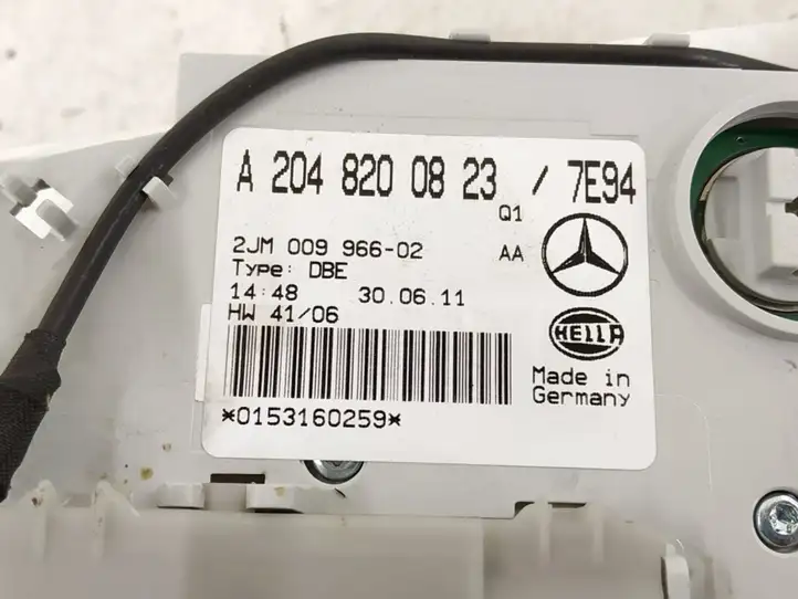 Mercedes-Benz C W204 (2007 - 2014) Передняя подсветка — фото 2
