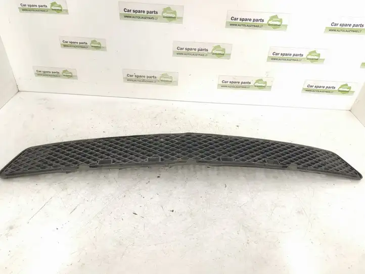 Mercedes-Benz C W204 (2007 - 2014) 2048852123 Нижняя решетка переднего бампера — фото 3