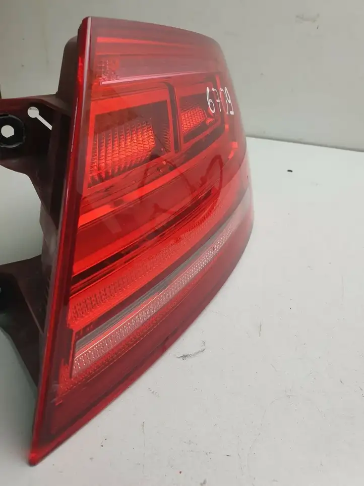 Audi A8 S8 D4 4H (2010 - 2014) 4H0945096A Задний фонарь в кузове — фото 3