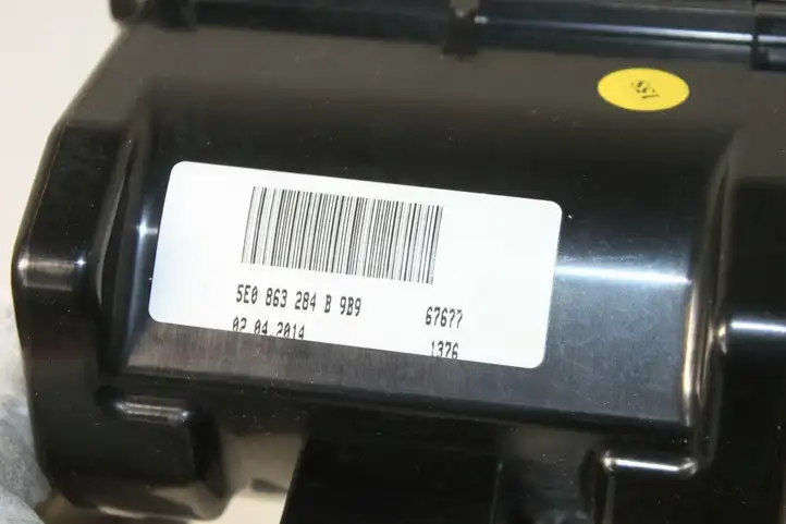 Skoda Octavia Mk3 (5E) (2013 - 2019) 5E0863284B Задняя пепельница — фото 3