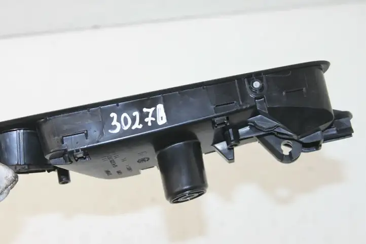 Seat Leon (5F) (2012 - 2019) 5F4839113B Внутренняя ручка двери — фото 4