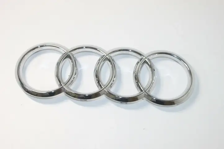 Audi A3/S3 8V (2016 - 2020) 582710080 Эмблема автомобиля — фото 1