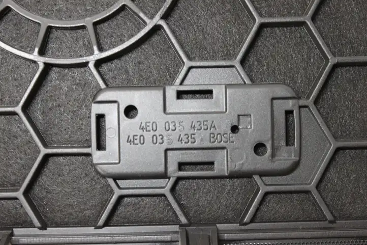 Audi A8 S8 D3 4E (2007 - 2010) 4E0035435A Решетка сабвуфера — фото 2