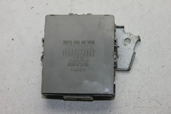 Toyota Hilux (AN10, AN20, AN30) (2004 - 2008) 8953371030 Блок управления раздаточной коробкой — фото 1