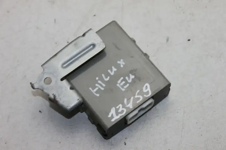 Toyota Hilux (AN10, AN20, AN30) (2004 - 2008) 8953371030 Блок управления раздаточной коробкой — фото 4