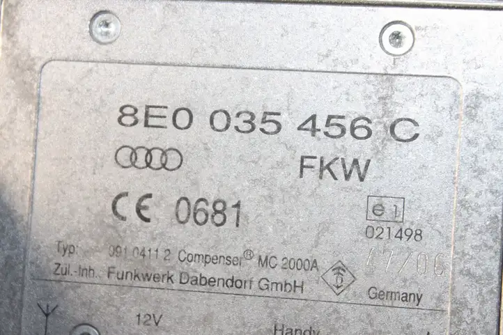 Audi Q7 4L (2005 - 2009) 8E0035456C Усилитель антенны — фото 5