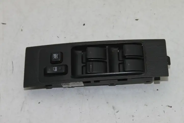 Toyota Corolla Verso E121 (2001 - 2004) 848200F03000 Блок кнопок стеклоподъемников — фото 2