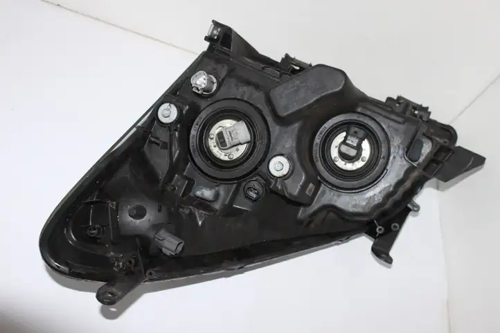 Toyota Corolla Verso E121 (2001 - 2004) Передняя фара — фото 5