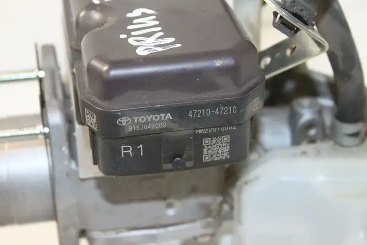 Toyota Prius (XW50) (2015 - ) 4727047040 Главный тормозной цилиндр — фото 4