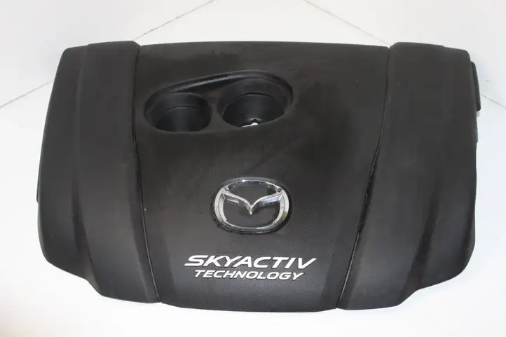 Mazda 3 (2017 - 2019) PE01E02F4 Крышка двигателя декоративная — фото 1
