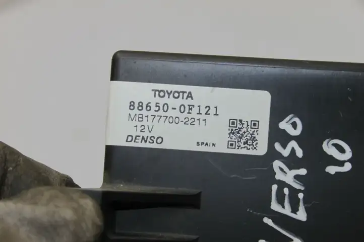 Toyota Verso (2009 - 2012) 886500F121 Модуль управления кондиционером — фото 2