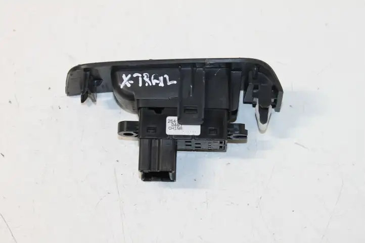 Nissan X-Trail T31 (2007 - 2014) 82960JG00A Блок кнопок стеклоподъемников — фото 4