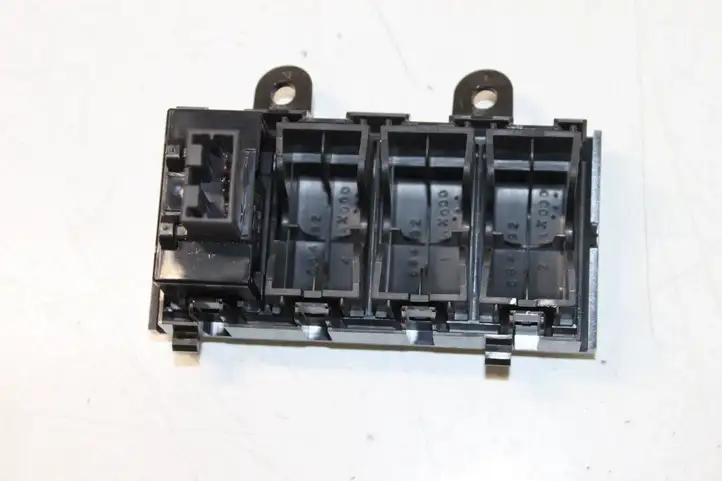 Nissan X-Trail T31 (2007 - 2014) P10971A75400 Другие включатели / ручки/ переключатели — фото 5
