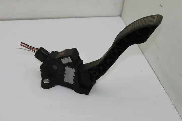 Toyota Verso (2009 - 2012) 7811002021 Педаль акселератора — фото 1