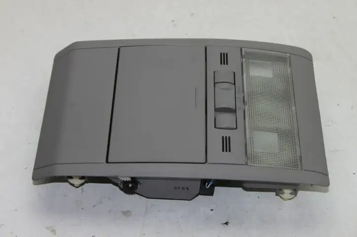 Toyota Prius (XW20) (2003 - 2009) 1D111022G Передняя подсветка — фото 1