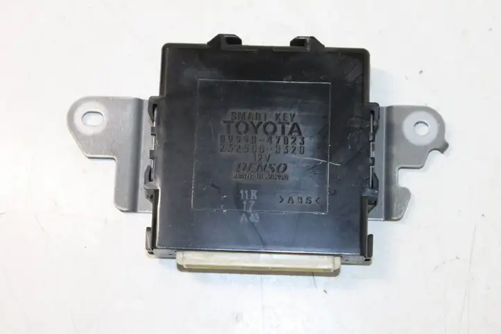 Toyota Prius (XW20) (2003 - 2009) 8999047023 Блок бесключевого доступа — фото 1