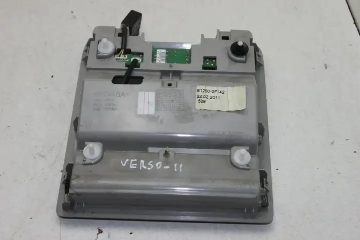 Toyota Verso (2009 - 2012) 812600F142 Передняя подсветка — фото 3